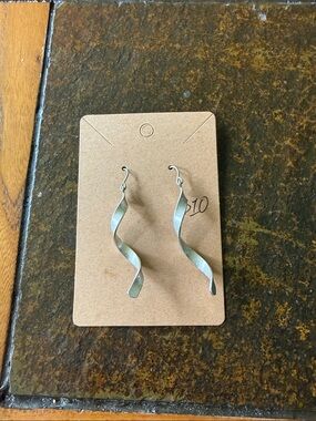 Elegant Twisted Drop Earrings - Silver